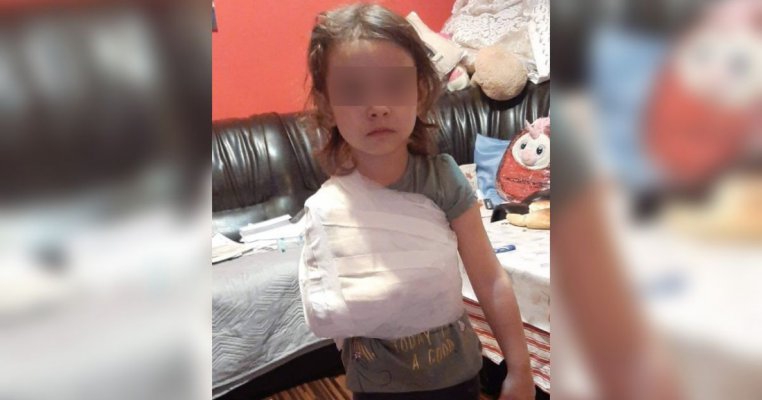 Alt caz scandalos la spitalul din Corabia: un medic a bandajat mâna unei fetițe de 4 ani peste tricou