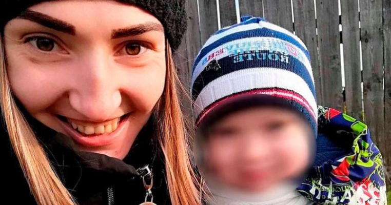 Eroi printre noi: o mamă s-a aruncat în fața mașinii pentru a-și salva copilul și soțul