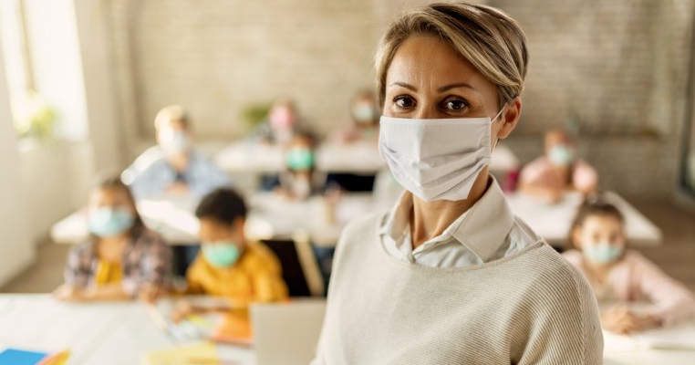 Bani pentru profesori: vor primi 200 de lei în plus pe lună pentru fiecare elev care va face recuperarea materiei