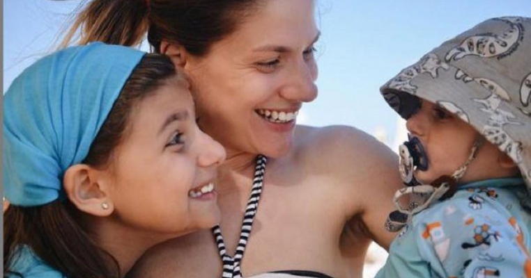 Unde a plecat Tily Niculae cu familia în vacanță. Tot plajă și nisip, dar nu Maldive