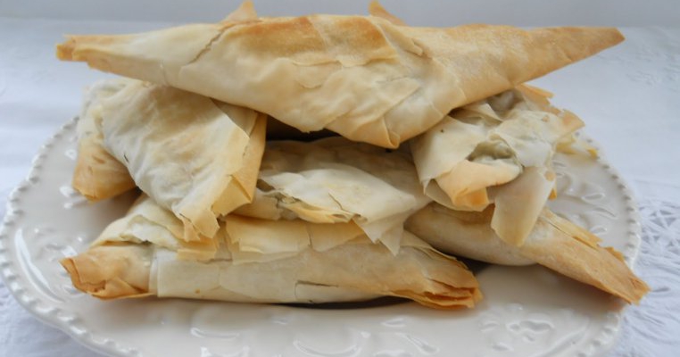 Trigoane cu piept de pui si ciuperci