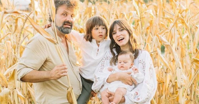 Cum a sărbătorit Dana Rogoz Ziua Îndrăgostiților cu doi copii: „E suuuper romantic!”