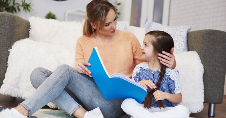 10 fraze Montessori pe care să le folosești în loc de banalul „Bravo!”