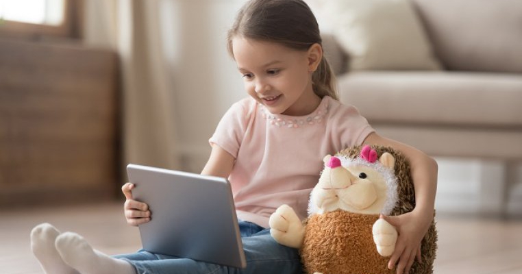Ce caută copiii pe internet în timpul lor liber? Un studiu dezvăluie că nu este atât de grav pe cât cred părinții