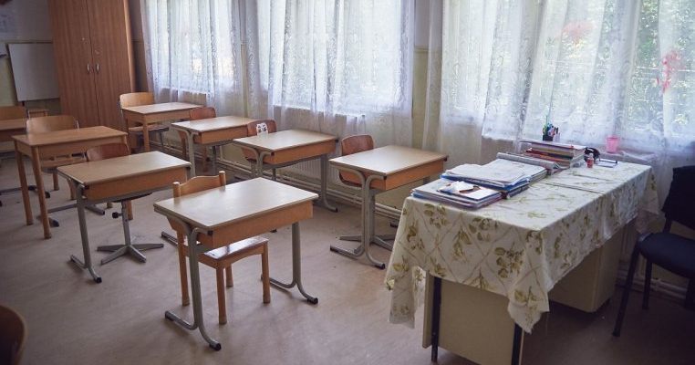 World Vision România face cronologia unui an de la prima zi de şcoală online: Elevii fără acces la educaţie au pierdut deja 24 de săptămâni de şcoală