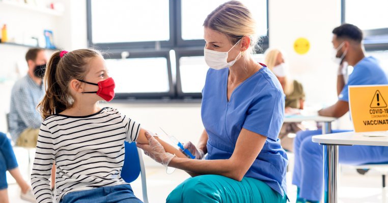 600 de copii vaccinați cu Pfizer. Nu s-au înregistrat efecte secundare grave