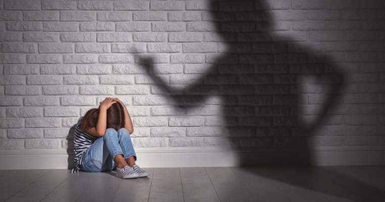 A fost închisă într-o cameră timp de 13 ani chiar de propriul tată