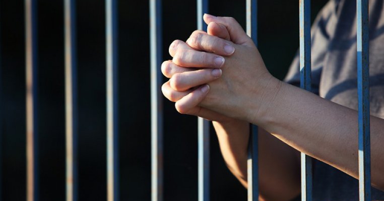 A fost acuzată că și-a ucis copiii și a făcut 18 ani de pușcărie. Specialiștii în genetică susțin că ar fi nevinovată