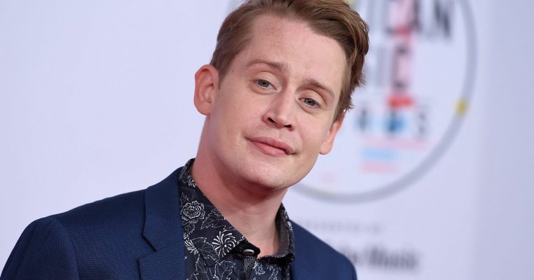 Nu mai e singur acasă! Macaulay Culkin a devenit tătic la 40 de ani!