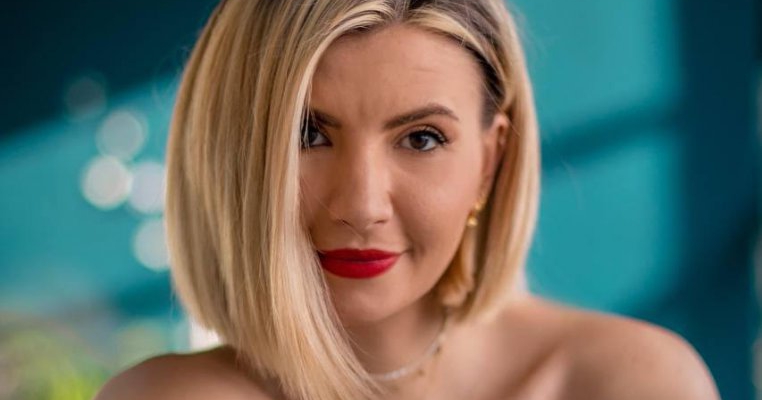 Tu știi cine este soția lui Tudor de la Fly Project? Interviu exclusiv cu o mamă dedicată și o femeie puternică