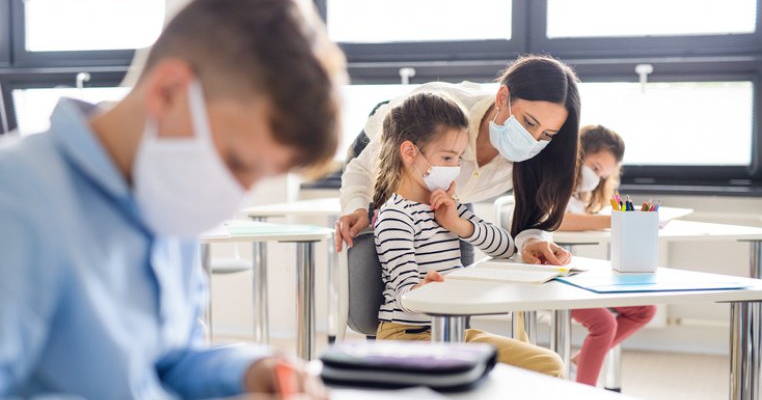 Vor fi dați afară profesorii care nu vor să se vaccineze? Ce spune ministrul Educației, Sorin Cîmpeanu