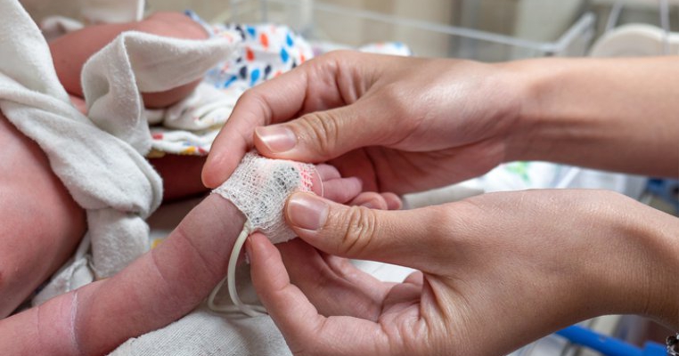 S-a născut la 23 de săptămâni și a cântărit doar 600 de grame. Medicii nu i-au dat mari șanse de supraviețuire