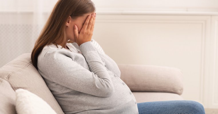 Caz fără precedent în medicină. Unei mamei i-a crescut o a doua pereche de sâni în timpul sarcinii