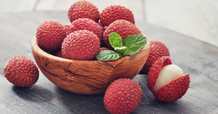Litchi sau pruna chinezească: pot mânca și copiii? Vezi ce beneficii are!