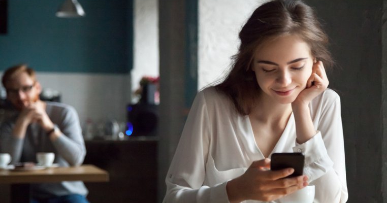 6 semne ale adolescentului îndrăgostit. Sfaturi de la psihologul Lenke Iuhos