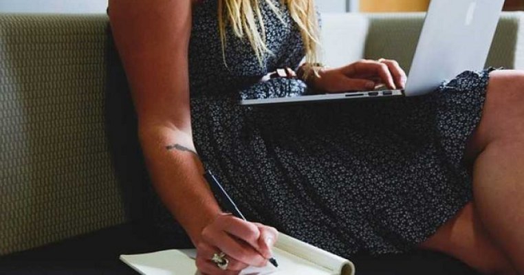 8 lucruri pe care trebuie sa le știe femeile antreprenor online