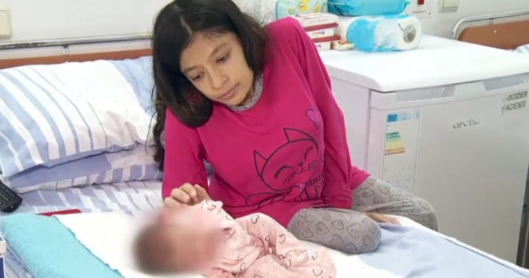 Naștere miraculoasă în București: mama de 24 de ani avea numai 27 de kg. Acum are nevoie de ajutorul nostru pentru fetița ei