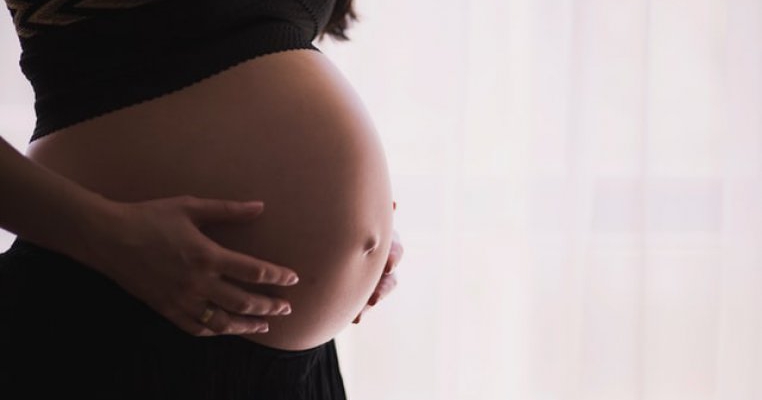 Sunt adolescentă. Și sunt însărcinată. Iată ce sfaturi nesolicitate și greșite am primit până acum