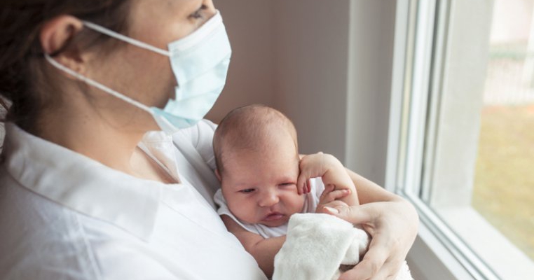 Părinții mei încă nu și-au cunoscut nepotul. Pandemia ne ține separați de când am născut