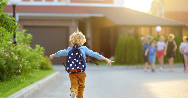 Explicația psihologilor: de ce este obligatoriu ca un copil să înceapă grădinița la 3 ani