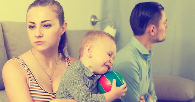 Nu am vrut să-mi rănesc copiii prin divorțul de tatăl lor, dar a trebuit să o fac. Pentru ei