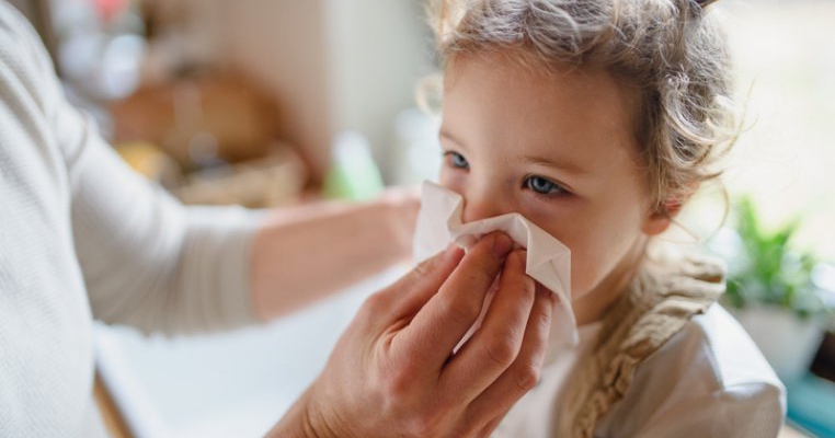 5 metode prin care poți preveni infecțiile de sezon la cei mici