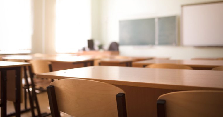 Trec școlile în online? Ce răspunde Ministerul Educației