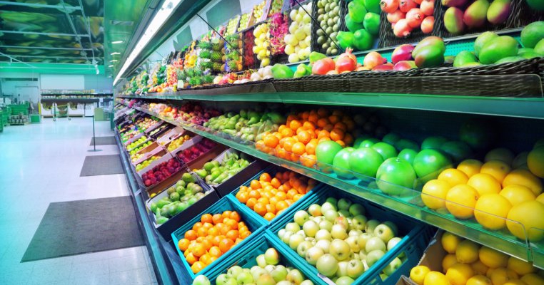 Alertă alimentară! Fructe și legume pline de pesticide pe rafturile din România