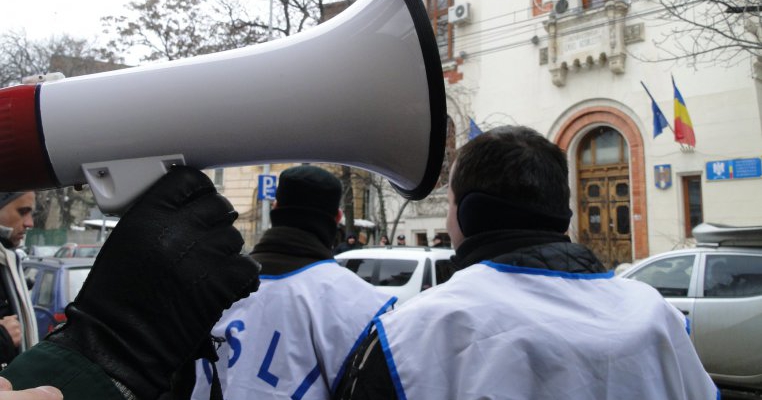 „Se vor închide școlile!” Profesorii sunt hotărâți să iasă în stradă pentru a primi majorarea promisă privind salariile