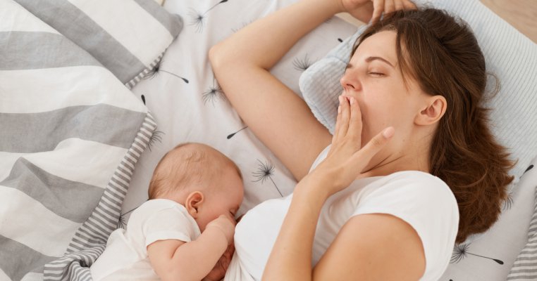 O mamă din Suceava s-a trezit cu bebelușul fără viață lângă ea după ce l-a alăptat