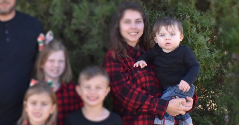 Micuțul erou de 2 ani: cum și-a salvat familia care era să ardă de vie