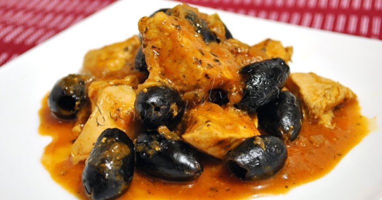 Mancarica de pui cu portocala si masline negre