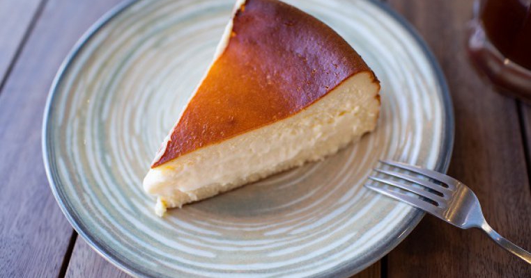 Prăjitura din trei ingrediente: cheesecake-ul japonez care te va cuceri