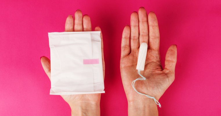 Soțul meu mă obligă să folosesc absorbante în timpul menstruației, pentru că nu este de acord cu tampoanele interne