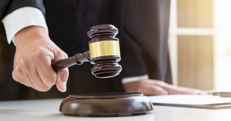 Sentință finală pentru pastorul din Suceava care și-a exploatat și agresat copiii timp de 6 ani
