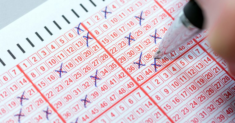 Credeau că au câștigat 1.000 de dolari la loto, dar s-au înșelat! Cât a câștigat, de fapt, cuplul și care a fost primul lucru pe care l-au cumpărat