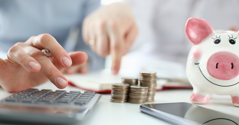 Educația financiară pe înțelesul tuturor: Cum te pregătești financiar pentru fiecare etapă a vieții