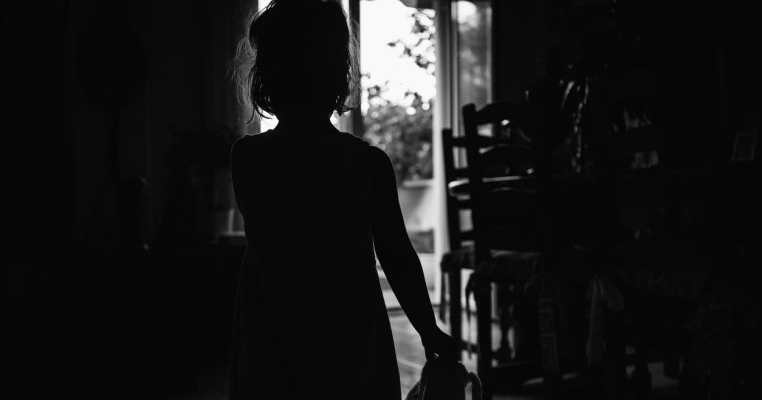 Am văzut un copil necunoscut la miezul nopții în casă. După câțiva ani am realizat că era viitorul nostru copil