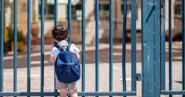 S-a hotărât! Elevii nu vor mai avea acces în curţile şcolilor în afară orelor