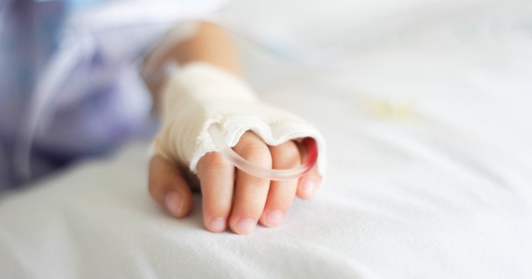 Caz dramatic la spitalul din Focșani: un copil de 4 ani a murit pe masa de operație. Părinții blamează medicii