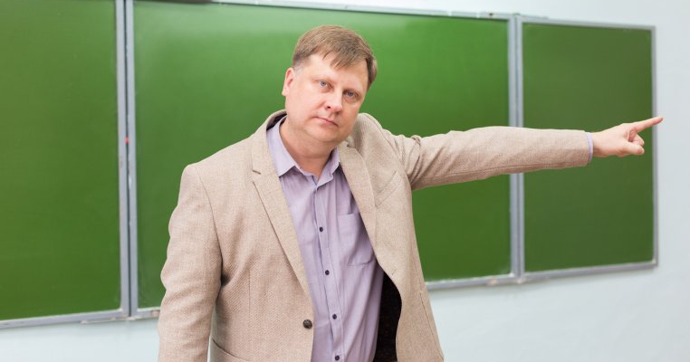 Sistem de evaluare a sănătății mintale a cadrelor didactice cu psihiatri și vize anuale. Ce schimbări se solicită în Educație