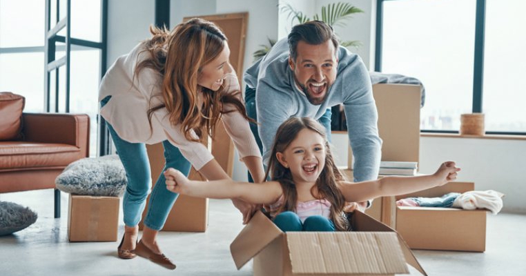 Familia s-a mărit și casa pare mai mică? Uite cum să alegi casa perfectă pentru tine și cei dragi
