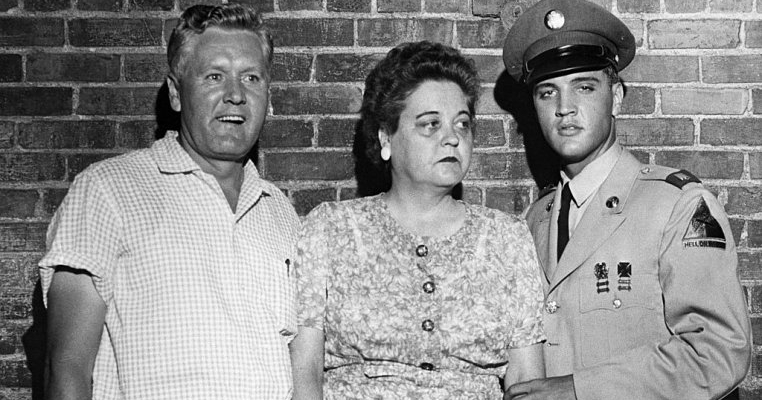 Scrisoarea emoționantă scrisă de tatăl lui Elvis Presley după moartea acestuia