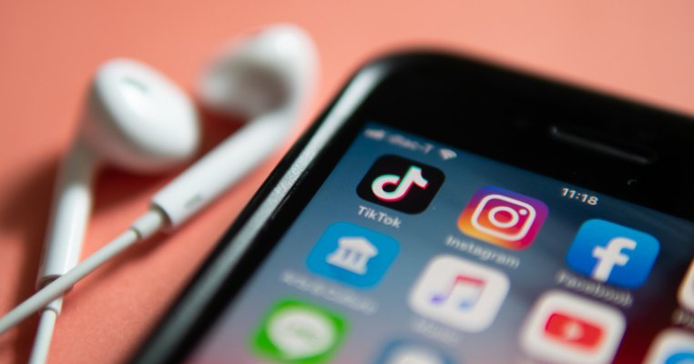 Părinții dau în judecată TikTok pentru că fiicele lor s-au spânzurat din cauza algoritmului aplicației