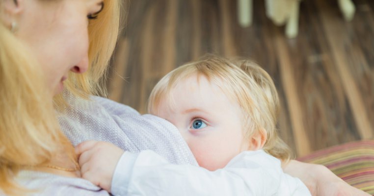 Soția fostului meu soț îmi alăptează copilul