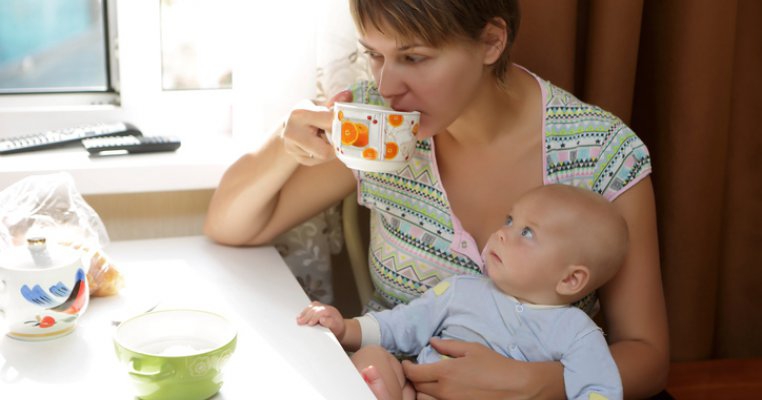 O neatenție în cafenea și fiul meu a ajuns în spital cu arsuri grave. Părinți, mare atenție să nu faceți greșeala mea!