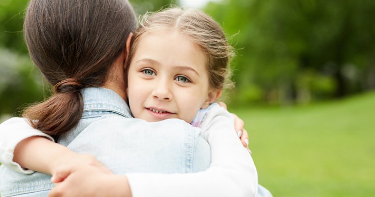 Record de adopții după simplificarea legii! Ce condiții trebuie să îndeplinești acum