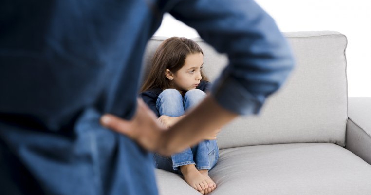 Da! Eu sunt mama aceea ”rea”. Pentru că în zilele noastre este vital să fii sever cu copiii