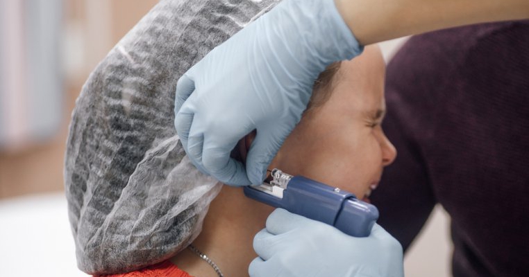 Soacra mea i-a dat găuri în urechi fiicei mele de 5 ani fără să mă întrebe