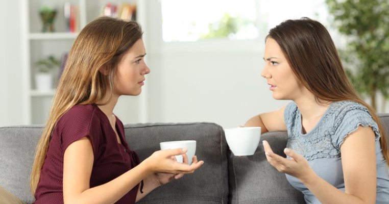 Sora mea îmi critică dur mereu modul în care îmi cresc copiii, dar ea nici măcar nu este mamă